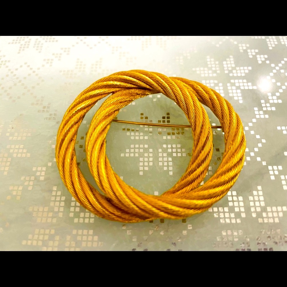 💥 Flash Sale Authentic Vintage Christian Dior Brooch❤️